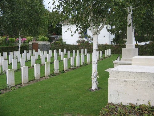 Commonwealth War Cemetery Aubigny