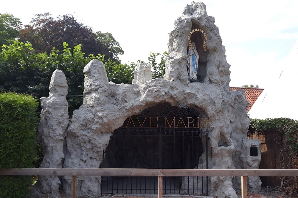 Memorial Cave of Holy Mary Churchyard Meer