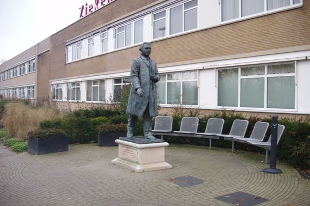 Statue Piet van de Velde