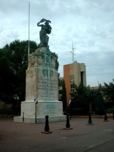 War Memorial Arles
