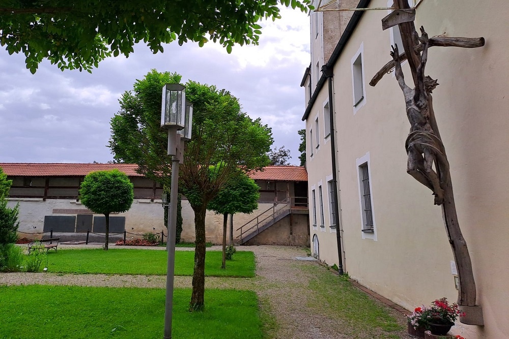 War Memorial Schongau #4