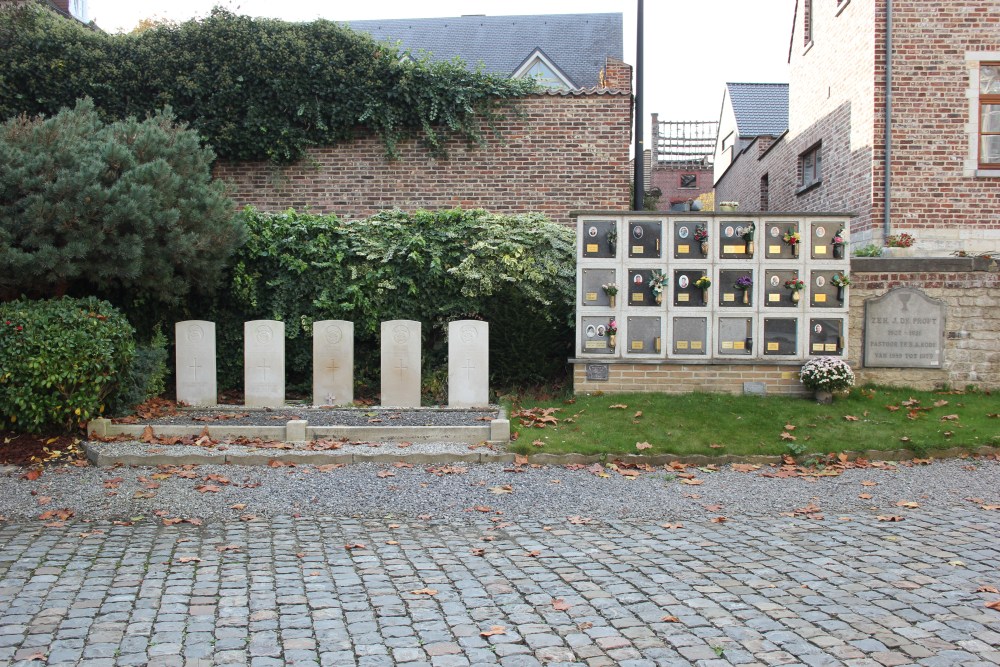 Oorlogsgraven van het Gemenebest Sint-Agatha-Rode