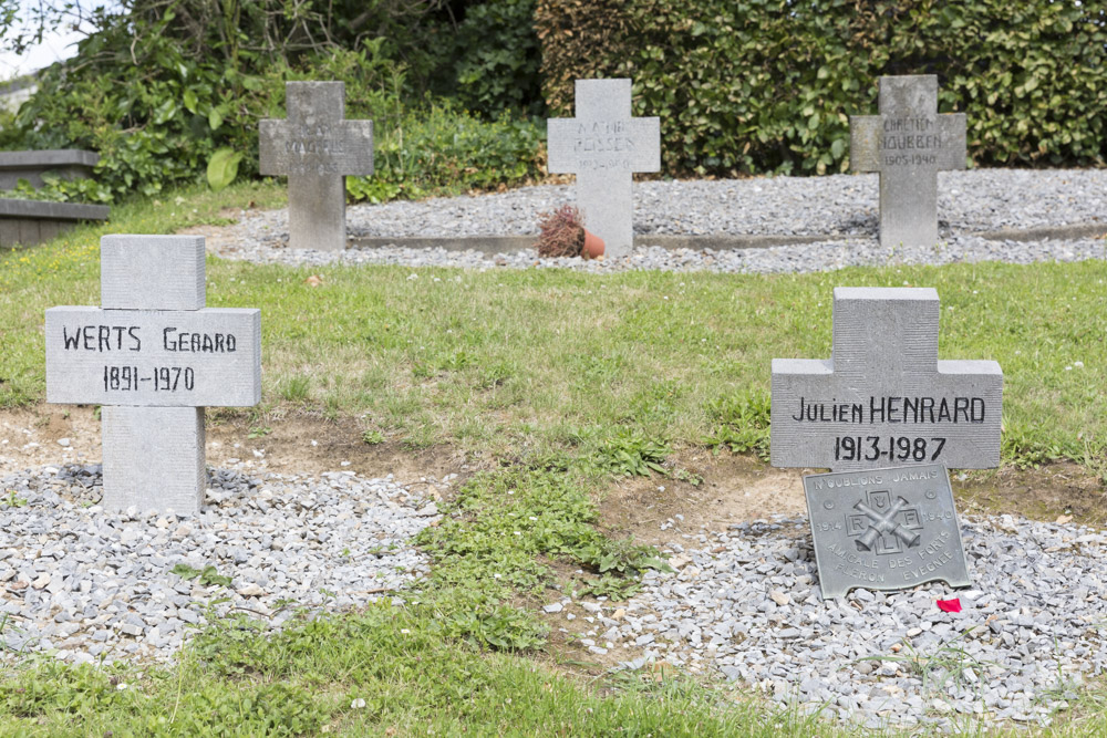 Belgian Graves Veterans Teuven Churchyard
