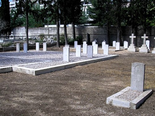 Oorlogsgraven van het Gemenebest Pireas Naval and Consular Cemetery
