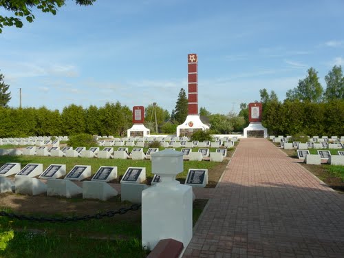 Sovjet Oorlogsbegraafplaats Vainode