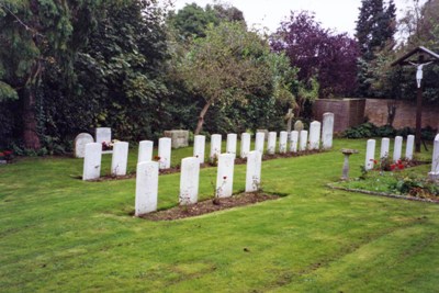 Commonwealth War Graves St. Margaret and All Saints Churchyard