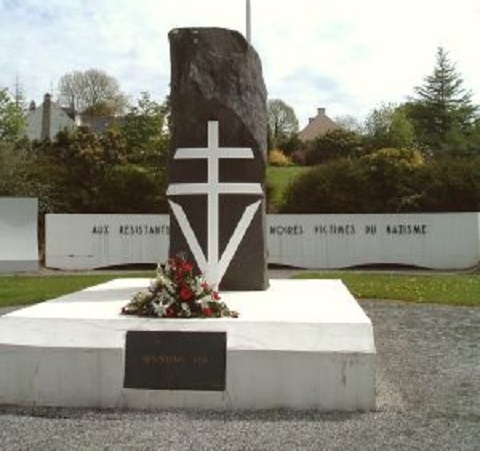 Monument Omgekomen Verzetsstrijders Montagnes Noires