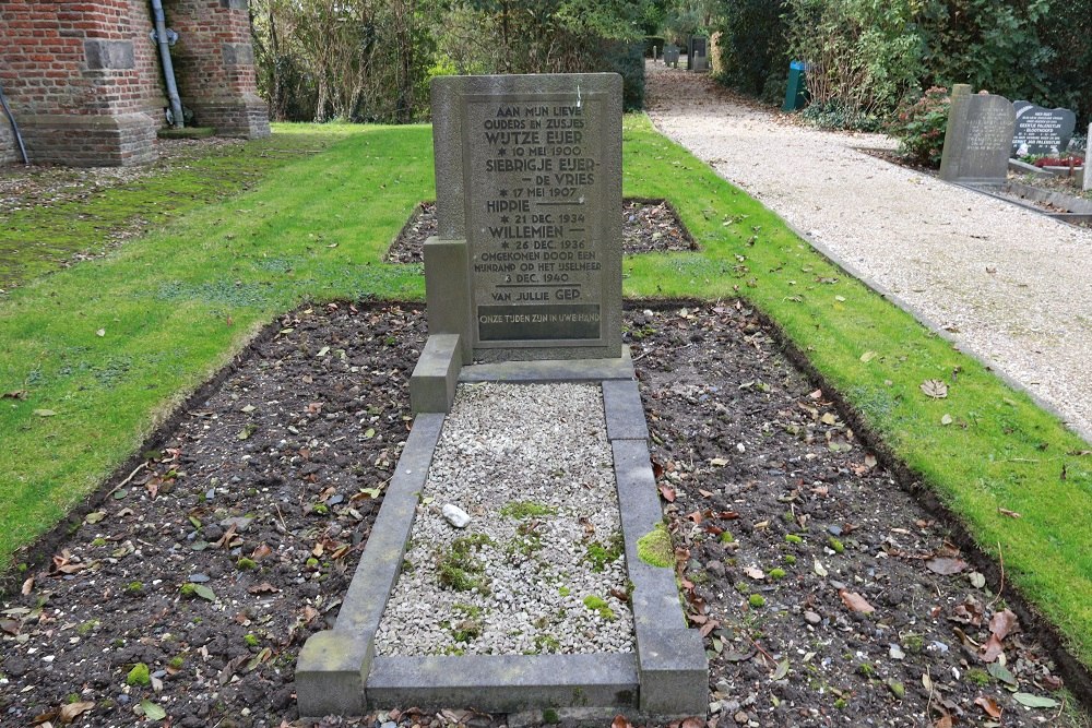 Dutch War Graves Municipal Cemetery Schellinkhout