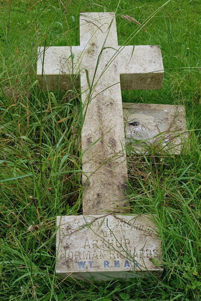 Oorlogsgraven van het Gemenebest St Mary Churchyard #3