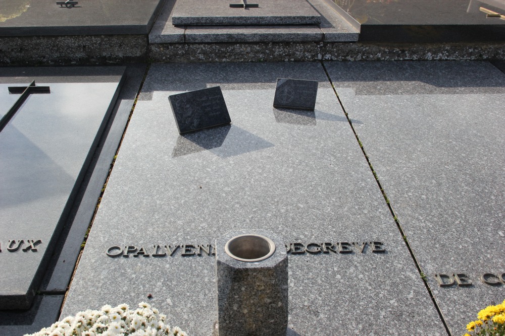 War Memorial Cemetery Houtain-le-Val #4