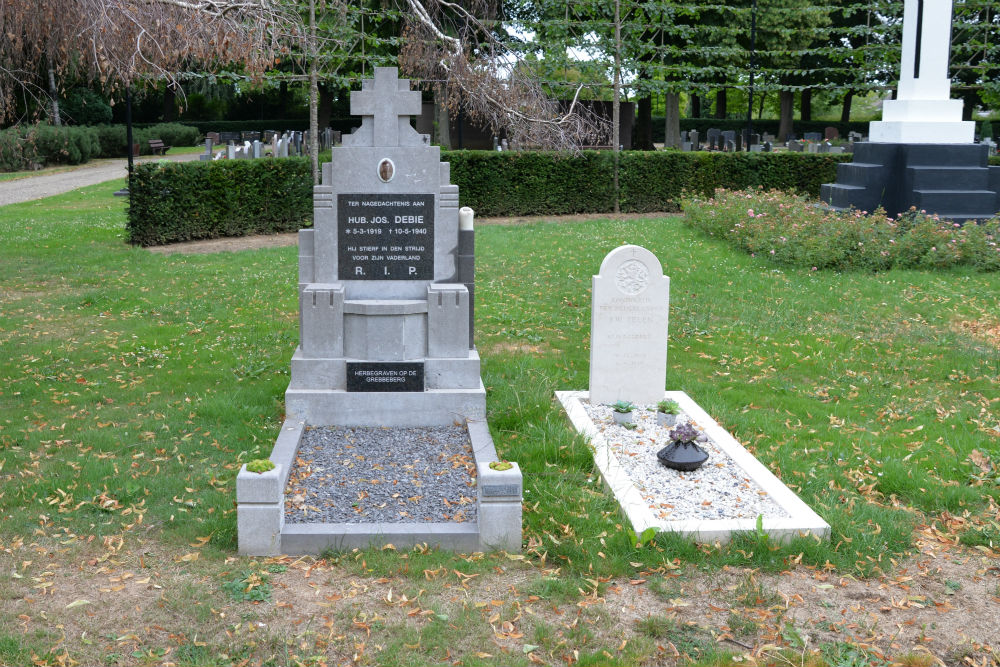 Memorial Killed Soldier Graveyard Geleen