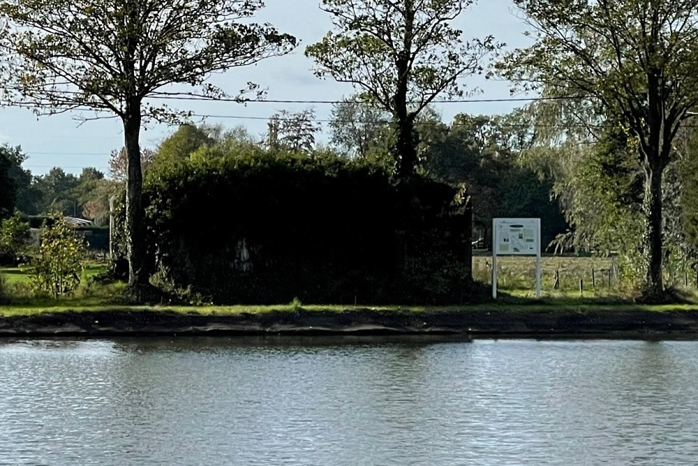 Bunker 22f Border Defence Bocholt-Herentals Canal