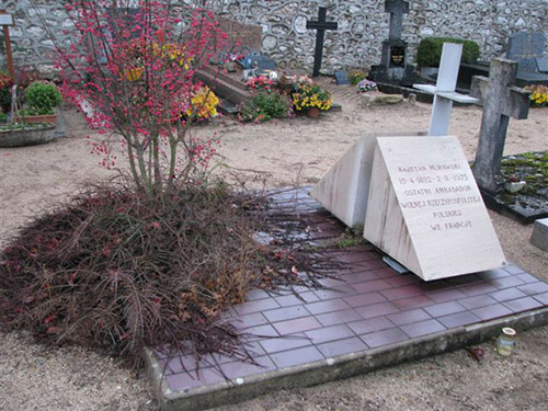 Graven Poolse Veteranen Begraafplaats Lailly-en-Val