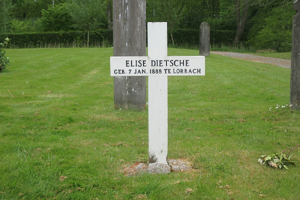 Nederlandse Oorlogsgraven Gemeentelijke Begraafplaats Usquert