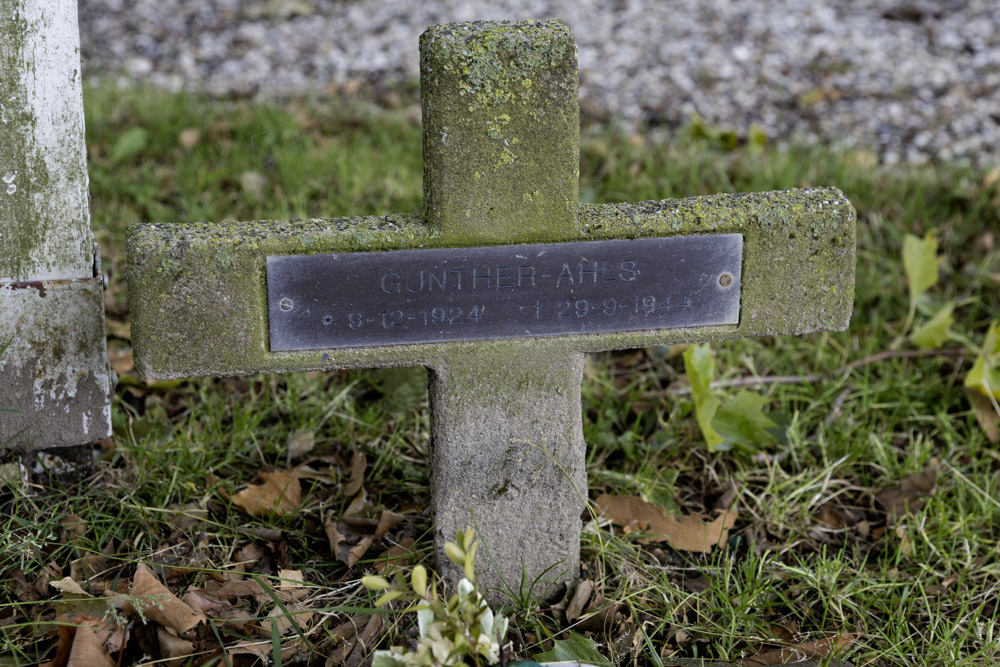 German War Graves Ophemert #4