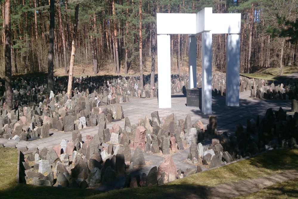 Begraafplaats Vermoorde Duitse Joden Riga-Bikerniekiwald