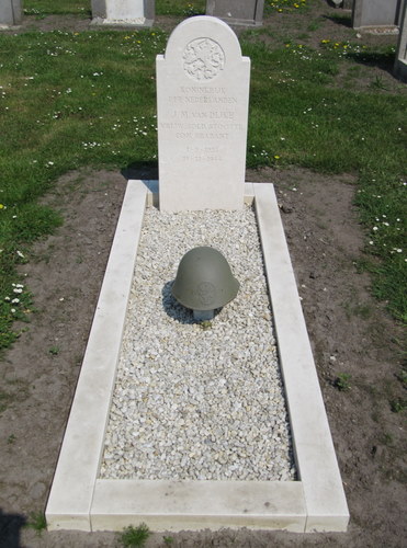Nederlandse Oorlogsgraven Begraafplaats Anna Jacobapolder