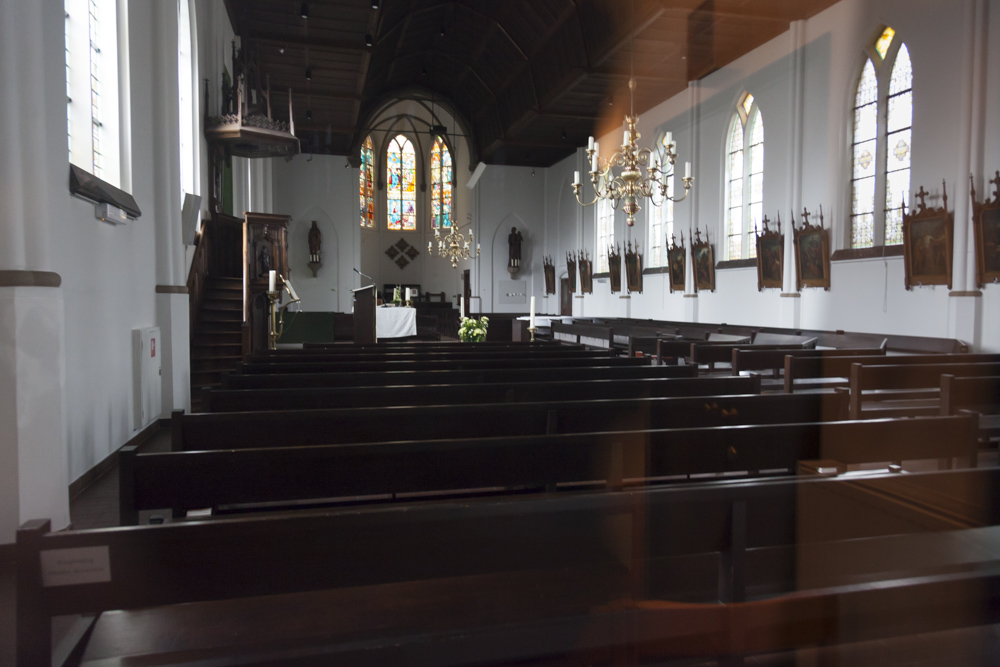 Oorlogsmonument Sint Jozefkerk Leusden #2