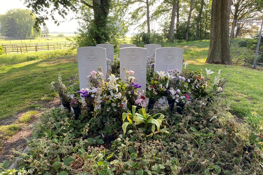 Oorlogsgraven van het Gemenebest Algemene Begraafplaats Grafhorst