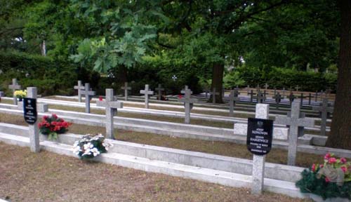 Poolse Oorlogsgraven Aleksandrw (Wawer)