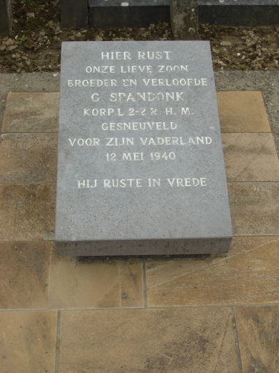 Dutch War Grave Protestant Cemetery Lage Zwaluwe