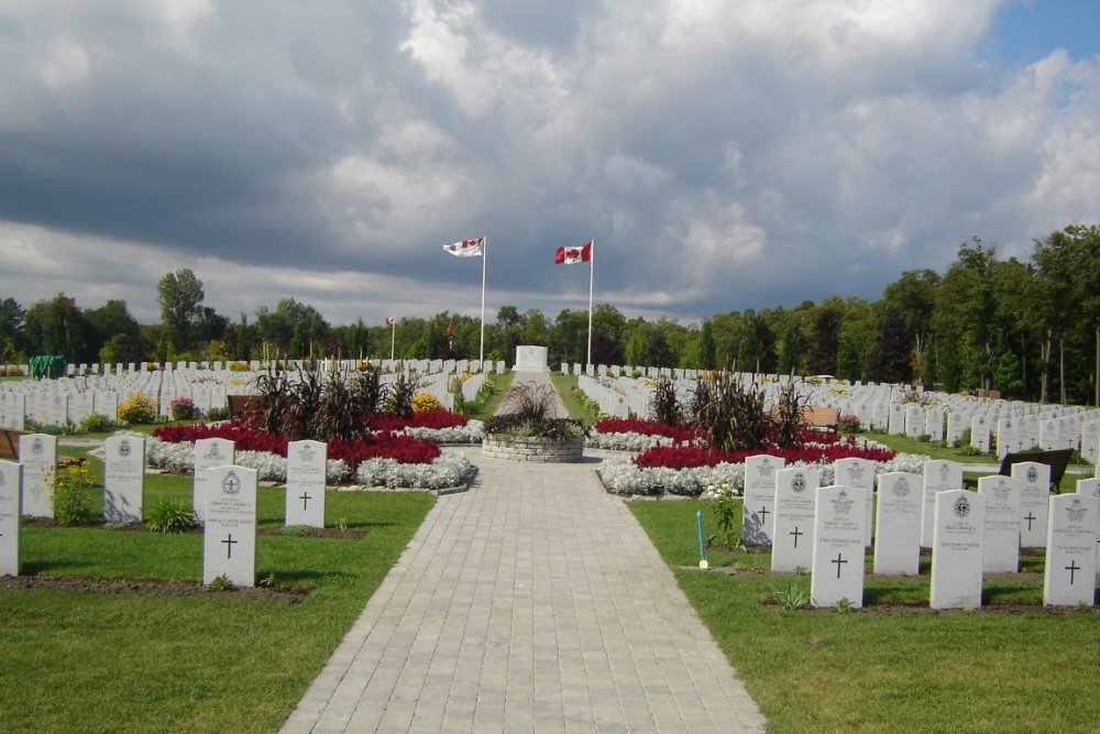 Canadian War Graves Beechwood Cemetery - Ottawa - TracesOfWar.com