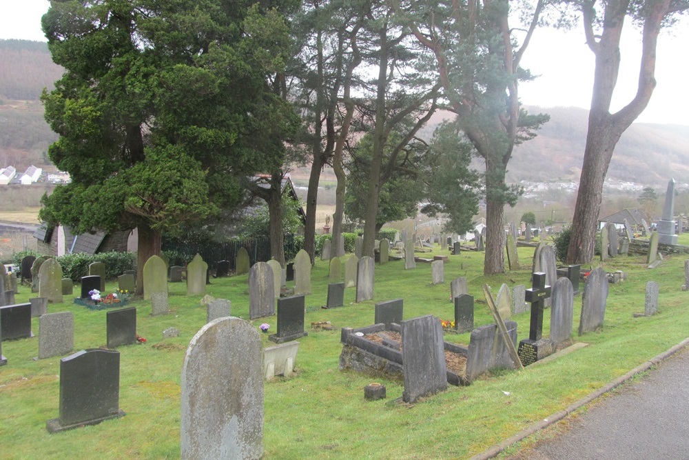 Commonwealth War Graves Aberfan Bryntaf Cemetery