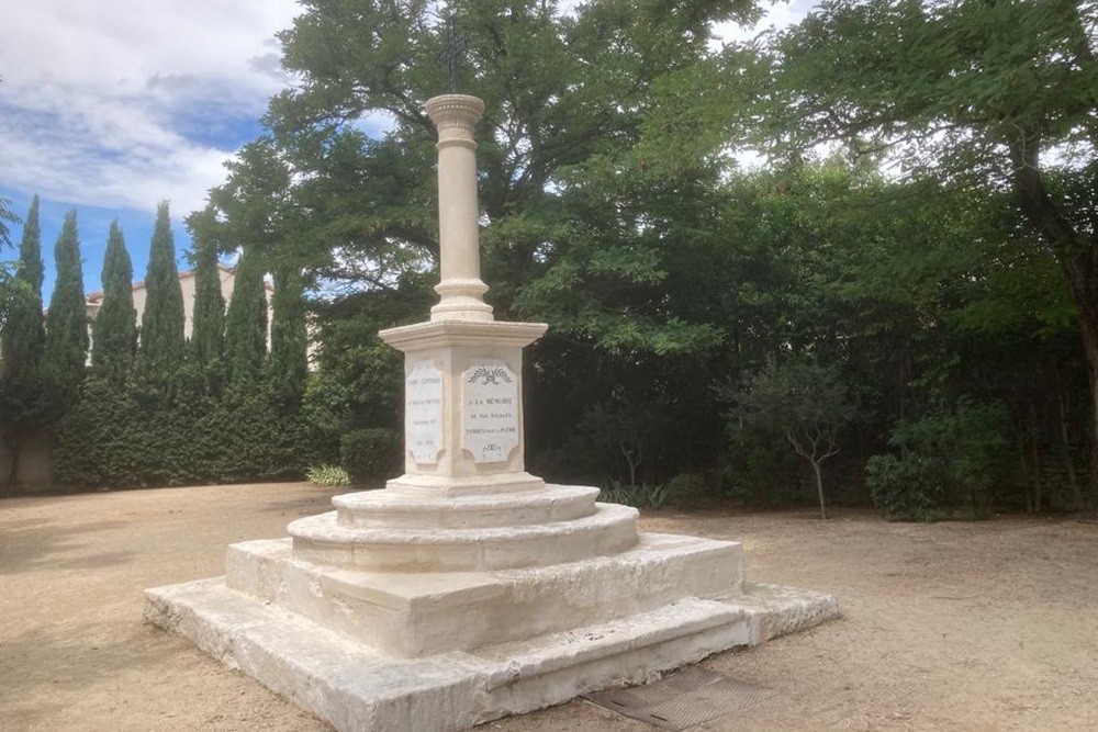 War Memorial Sainte-Ccile-les-Vignes