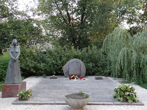 Monument Slachtoffers Slag om Treinstation 