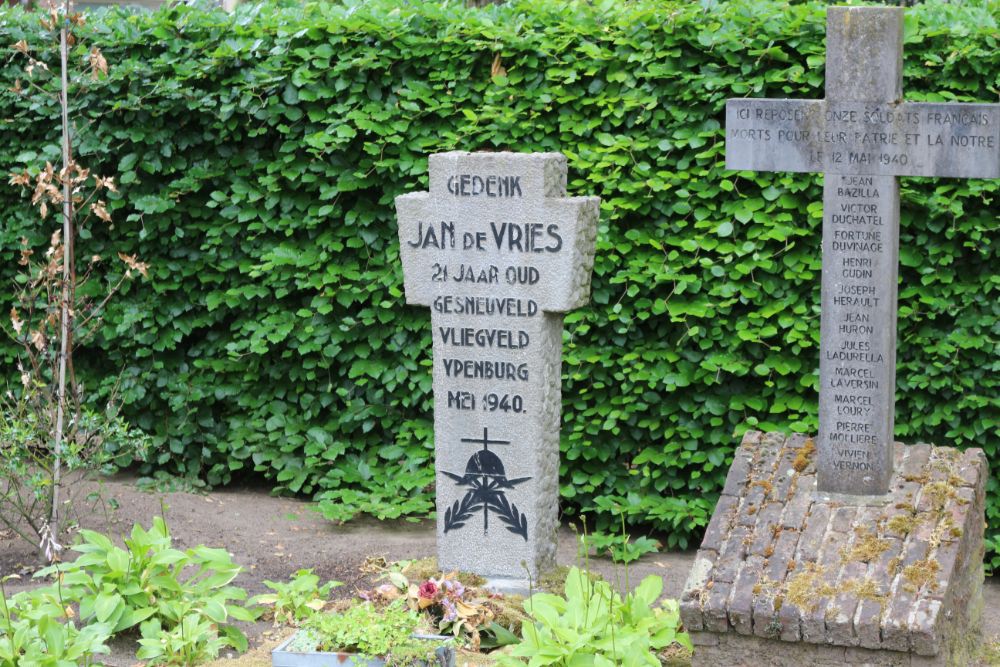 Dutch War Grave Roman Catholic Churchyard Diessen