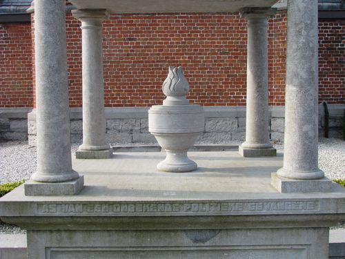 Monument Politieke Gevangenen Izegem #4