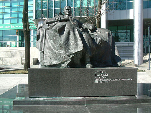 Monument Cyril Ratajski