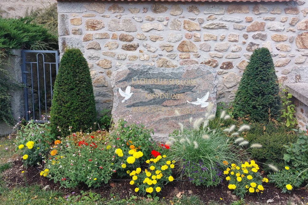 Oorlogsmonument La Chapelle-sur-Coise #2