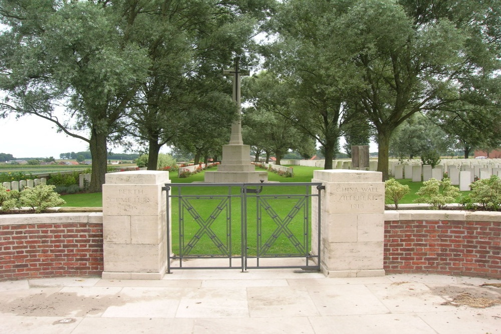 Commonwealth War Cemetery Perth (China Wall)