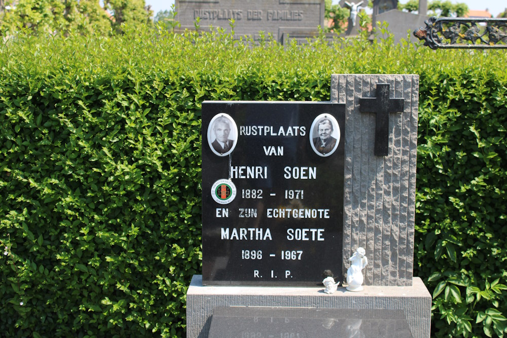 Belgian Graves Veterans Ramskapelle