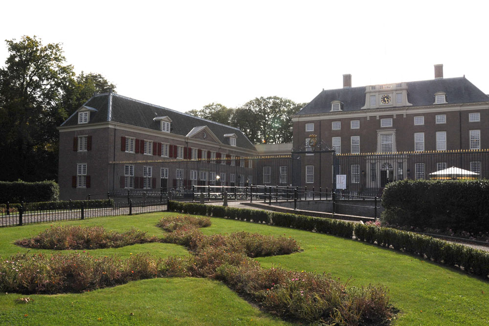 Castle Zeist - Zeist - TracesOfWar.com