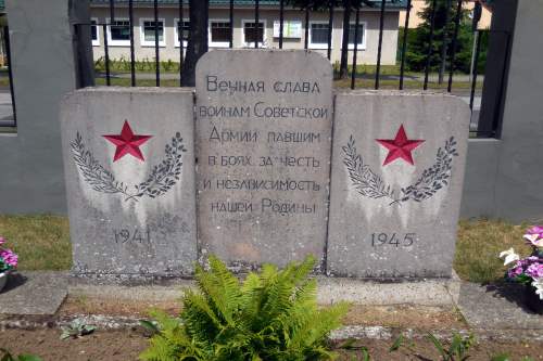 Sovjet Oorlogsbegraafplaats Lcknitz