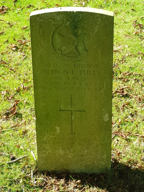 Commonwealth War Graves Biggin Hill Cemetery #4