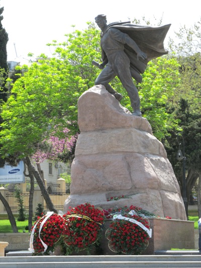 Standbeeld Mehdi Huseynzade