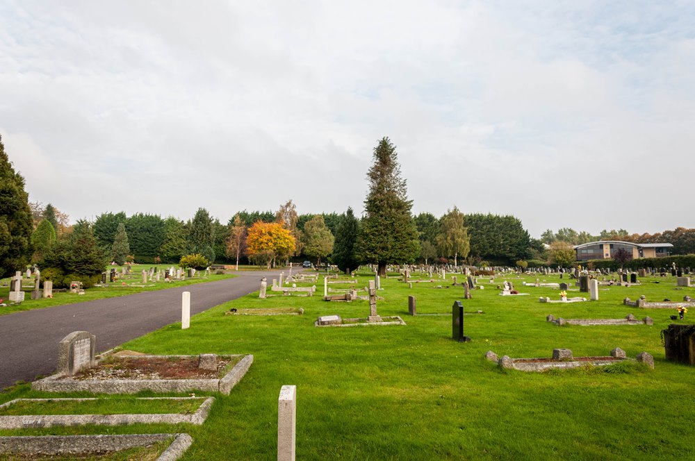 Commonwealth War Graves Alton Cemetery