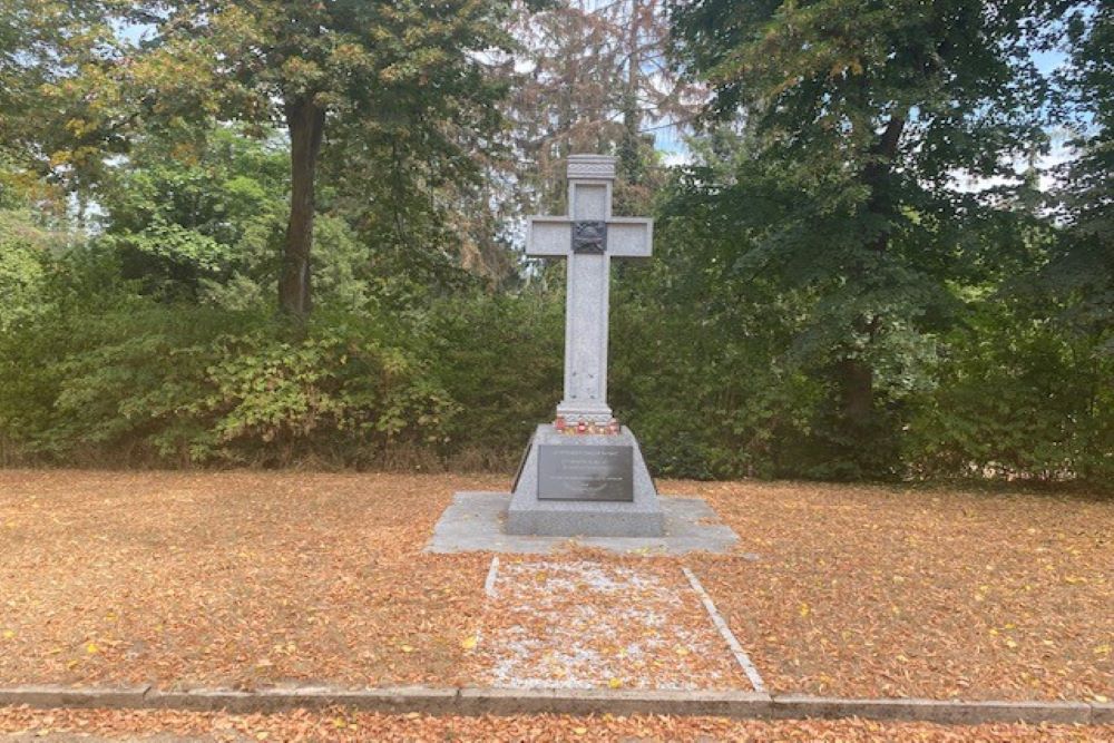 Romanian War Graves Worms