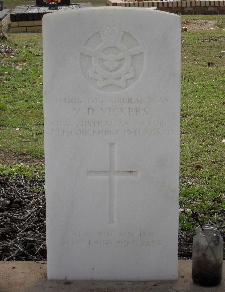 Commonwealth War Grave Mount Larcom Cemetery