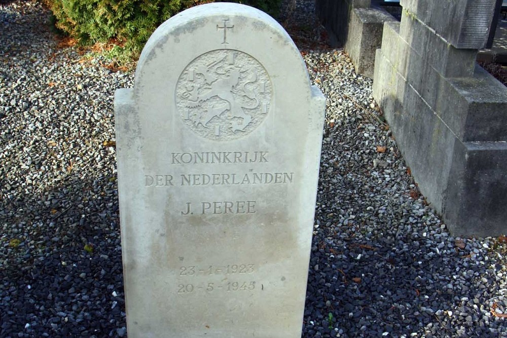 Dutch War Grave Roman Catholic Cemetery Sint Pieter Maastricht