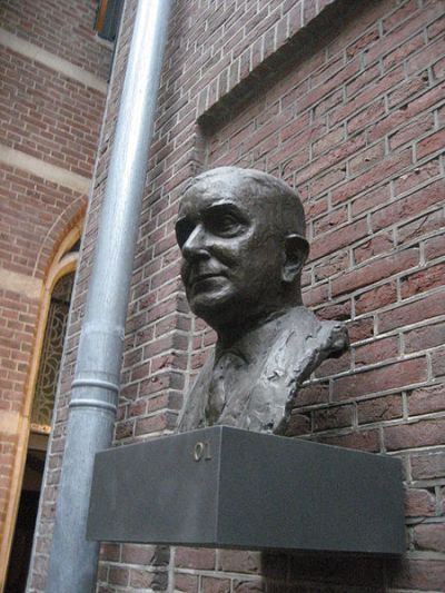 Monument Prof. Mr. R.P. Cleveringa Academiegebouw Universiteit Leiden