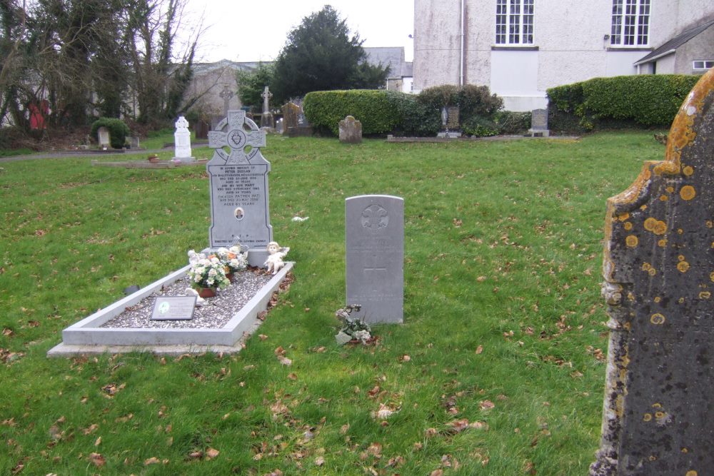 Commonwealth War Grave Killenard Catholic Churchyard