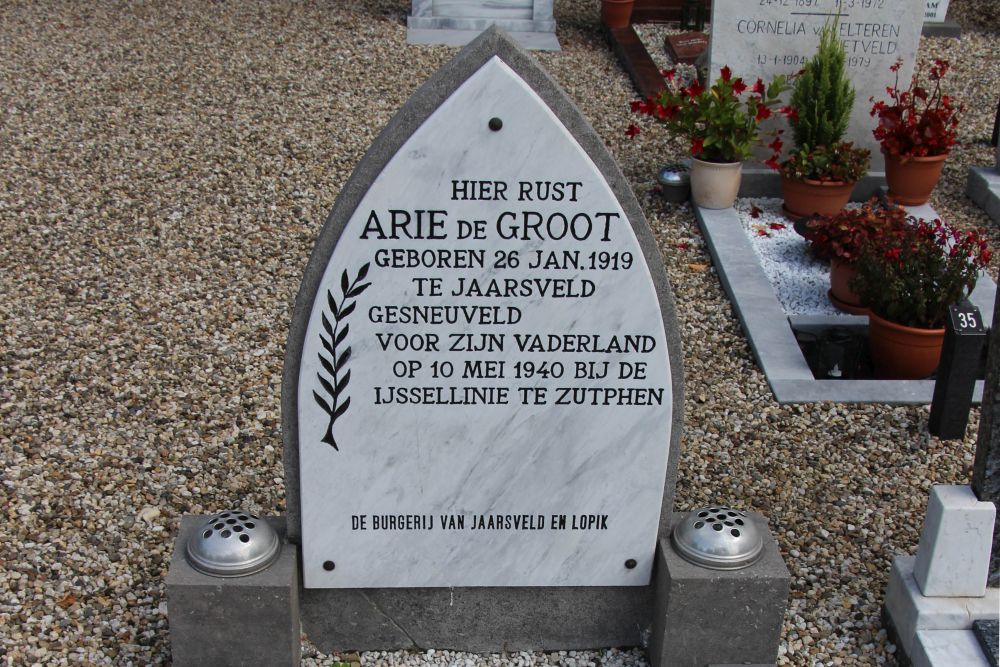Dutch War Grave N.H. Cemetery Jaarsveld