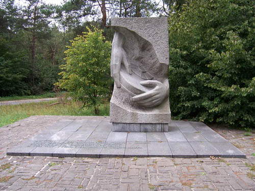 Monument Tsjechoslowaakse Genietroepen Vyn Komrnik