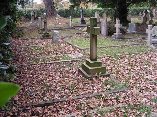 Commonwealth War Grave Stapehill Abbey Roman Catholic Cemetery