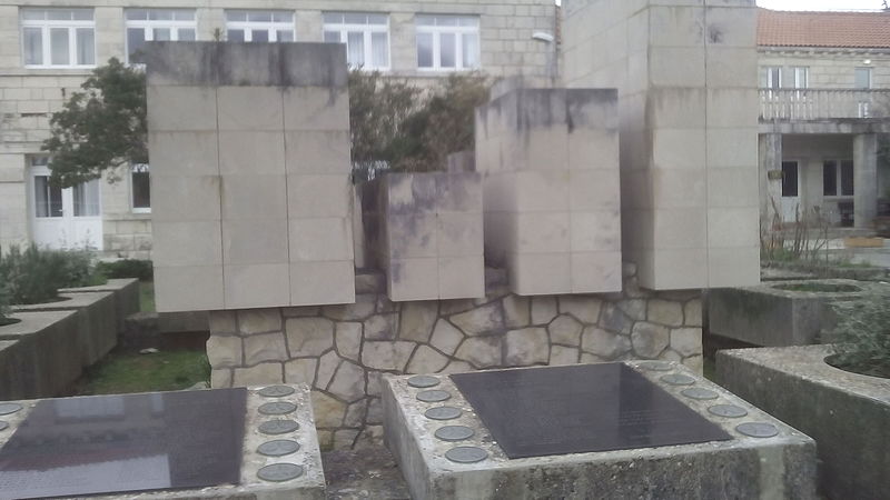 Monument Omgekomen Partizanen rnovo