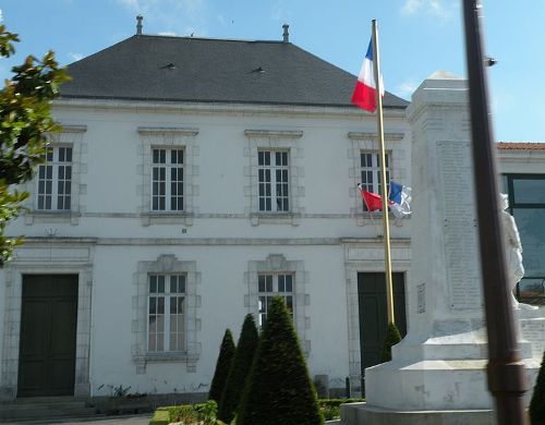 War Memorial Beauvoir-sur-Mer